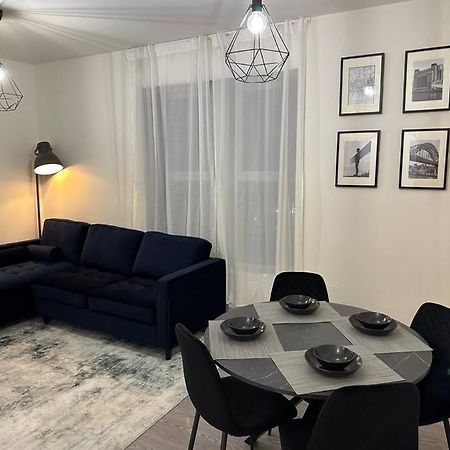 Modern Apartment, 1Km From City! นิวคาสเซิล อะพอน ไทน์ ภายนอก รูปภาพ