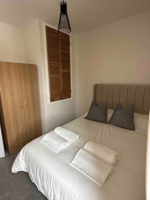 Modern Apartment, 1Km From City! นิวคาสเซิล อะพอน ไทน์ ภายนอก รูปภาพ